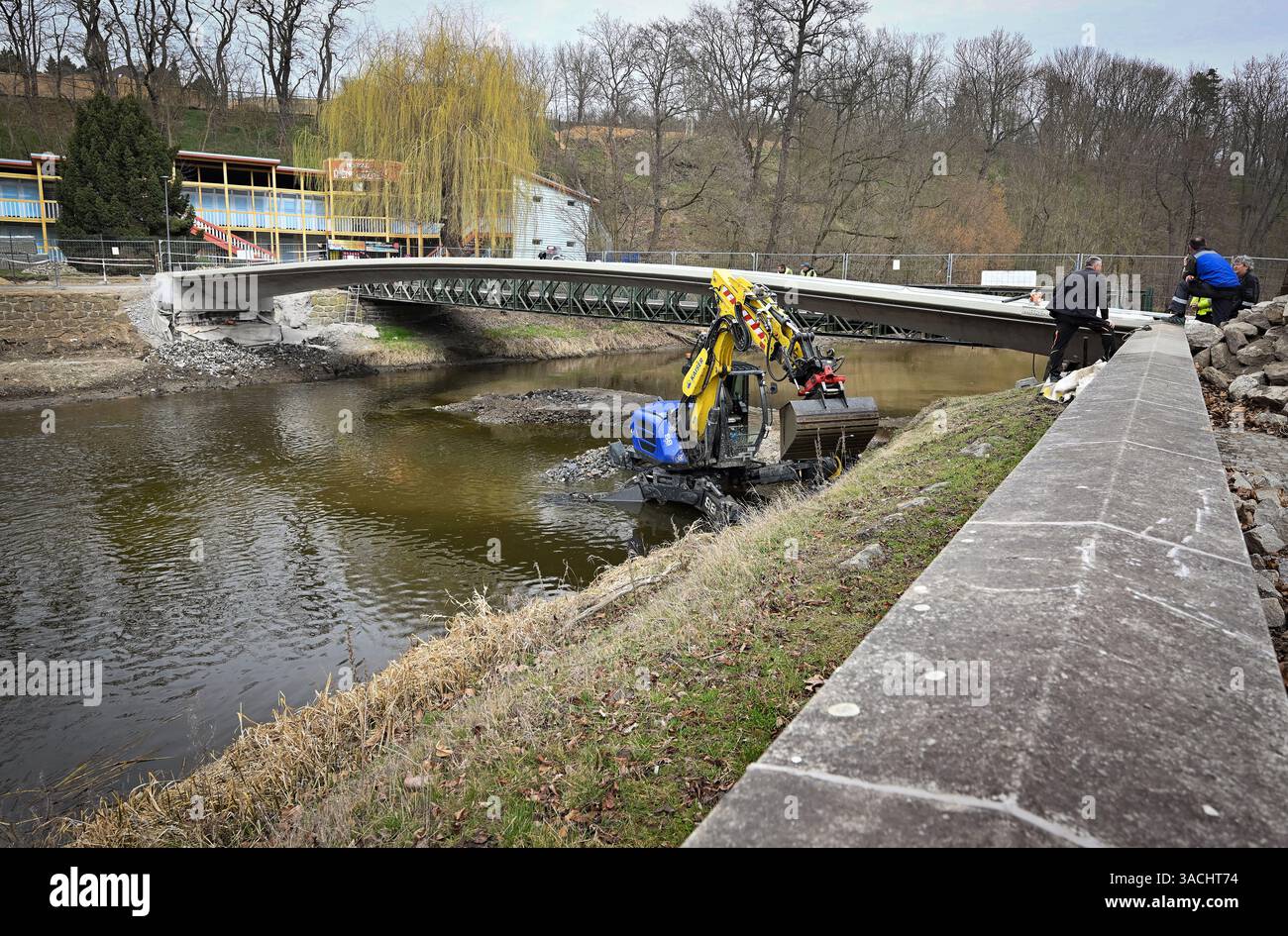 A construction company is finishing the construction of a new ...