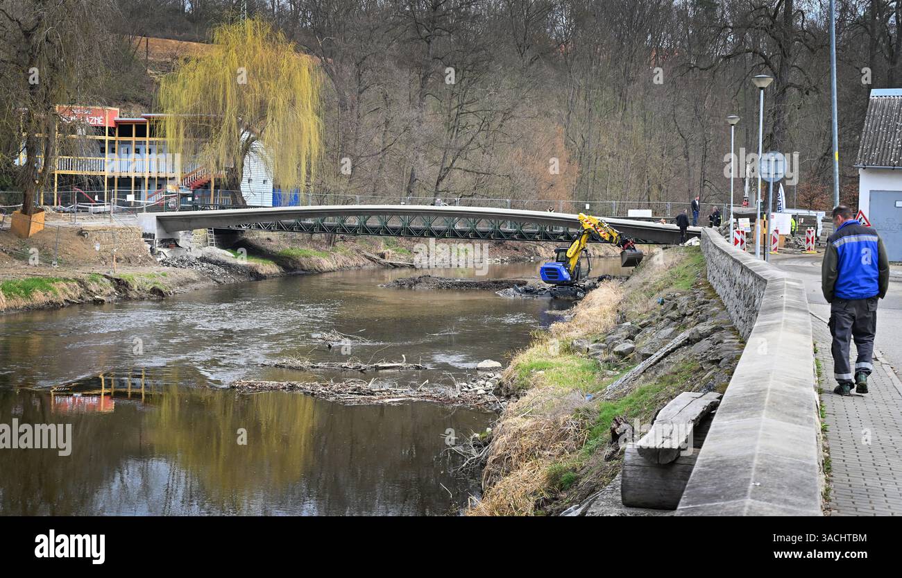 Bailey bridge bridge type hi-res stock photography and images - Alamy