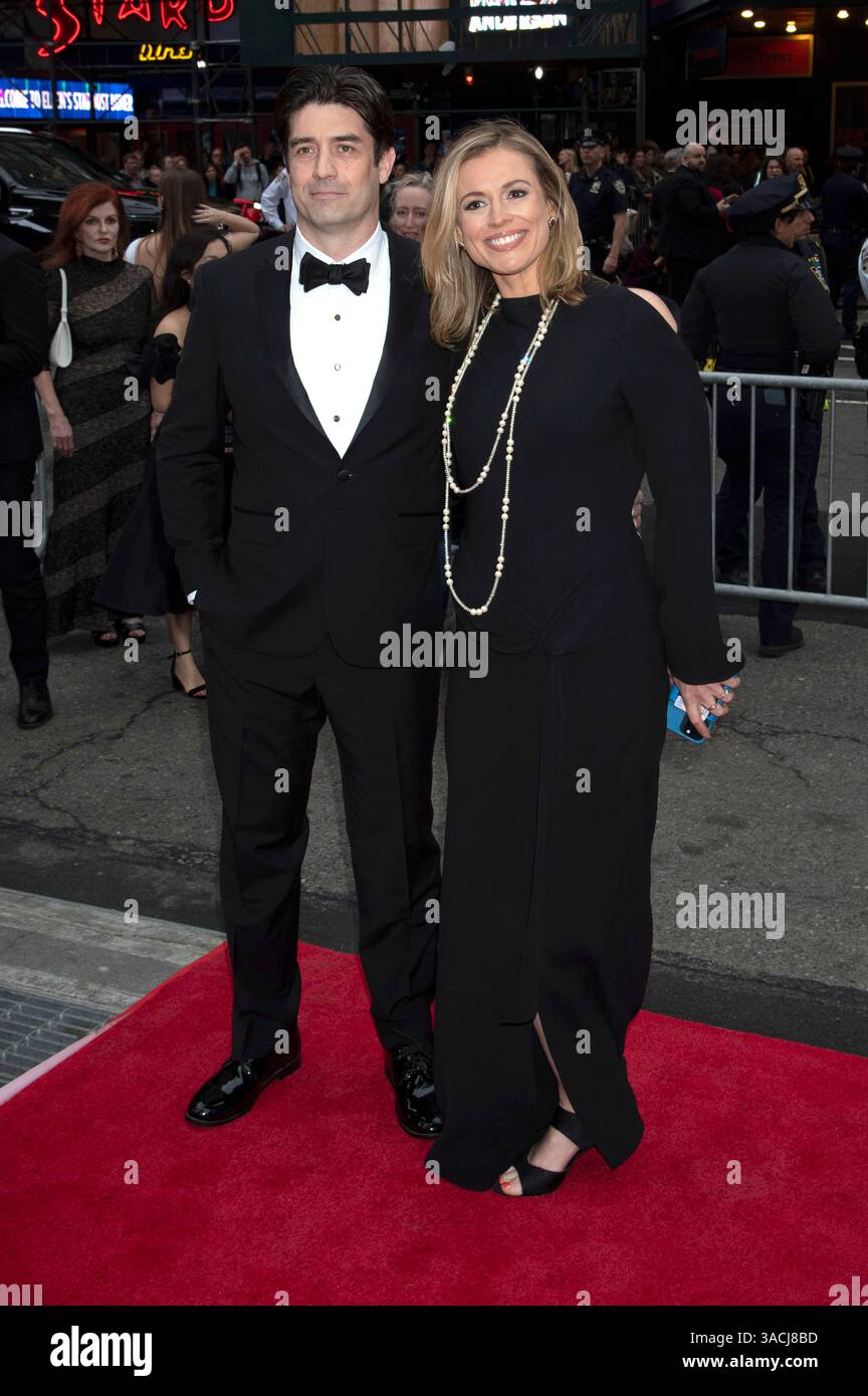 Pamela Brown mit Ehemann Adam Wright bei der Broadway-Premiere des ...