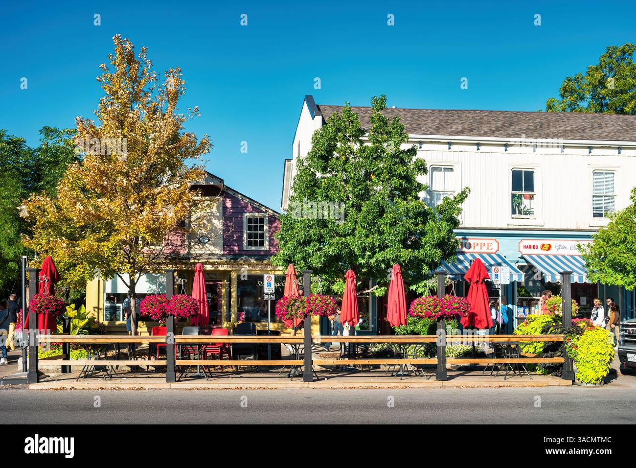 Niagara on lake restaurant hi-res stock photography and images - Alamy