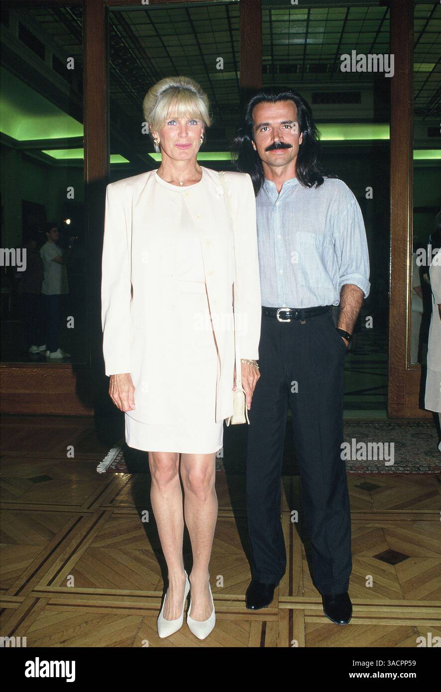 Linda evans yanni hi res stock photography and images Alamy