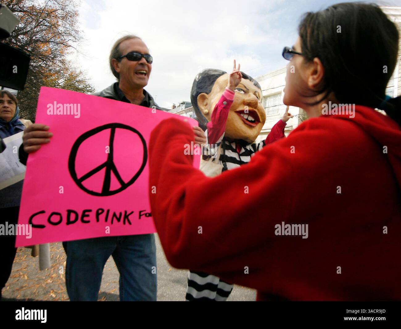 Nov 27, 2007 - Annapolis, Maryland, USA - Code pink supporter JIM ...