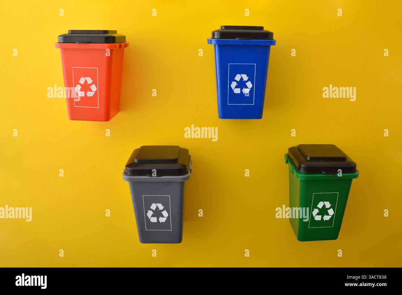 Set colored recycling bins hi-res stock photography and images - Alamy