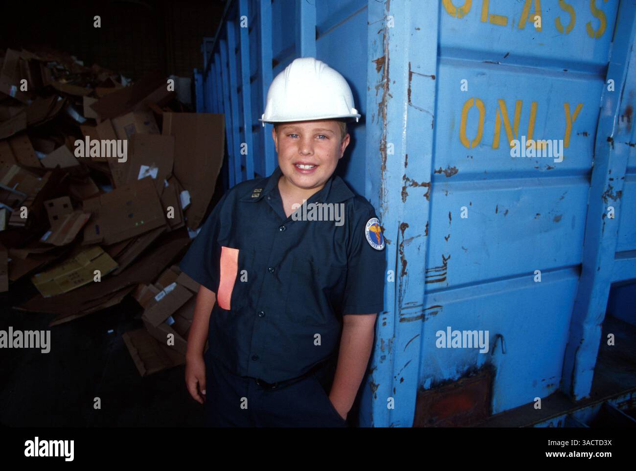 Jul 05 1999 Sierra Madre CA USA Mini Garabage Man KEVIN INCKAYA jul-05-1999-sierra-madre-ca-usa-mini-garabage-man-kevin-inckaya