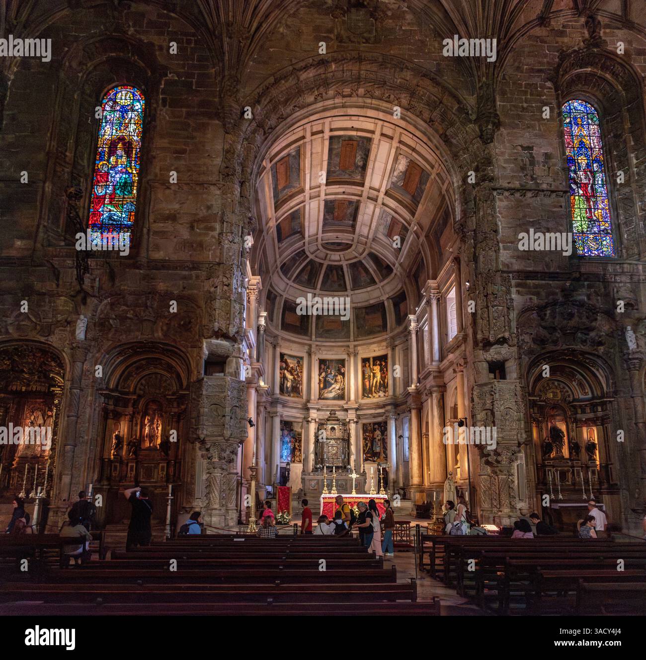 lisboa-portugal-magnificent-manueline-gothic-architecture-in-the