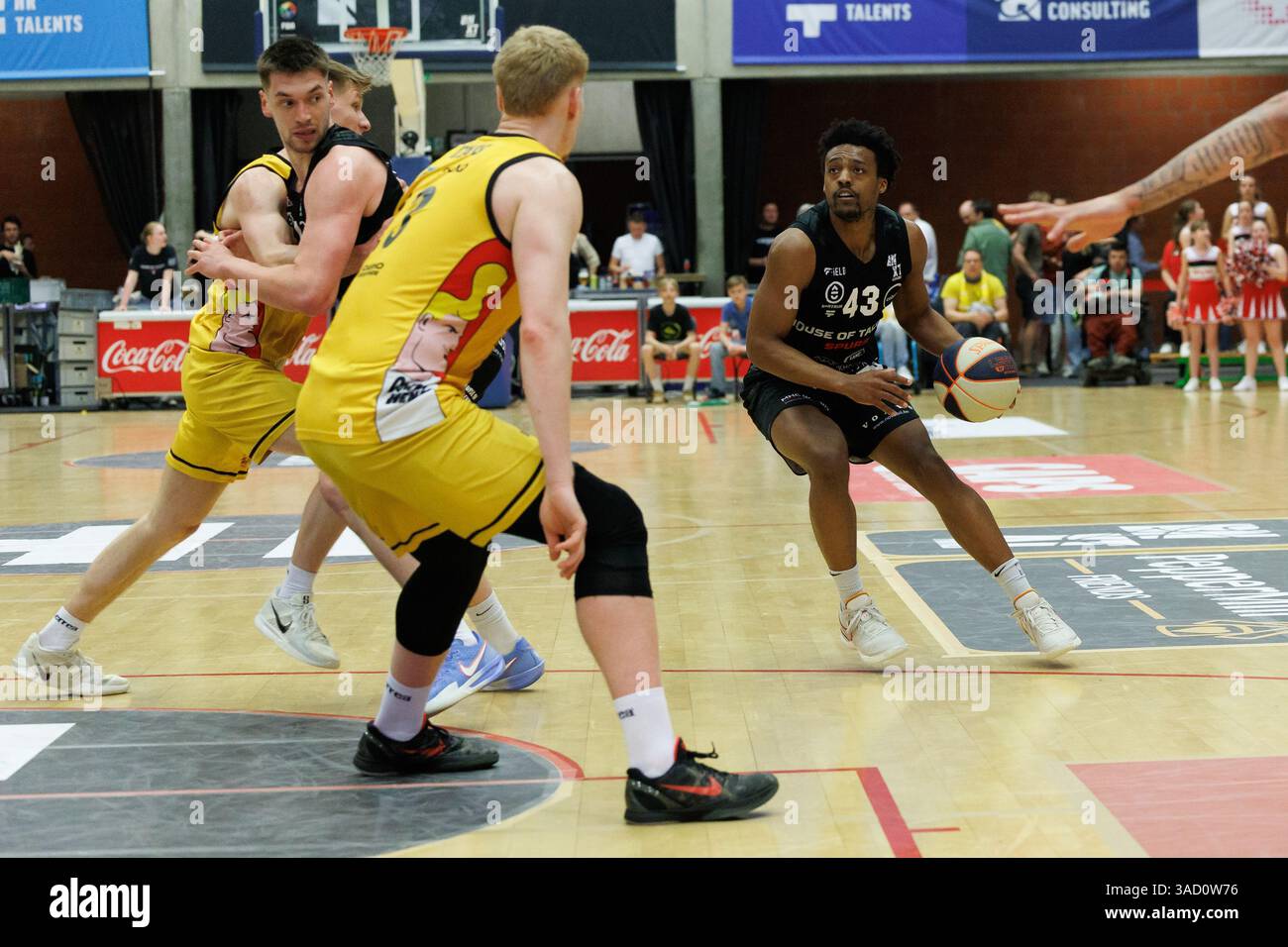Kortrijk, Belgium. 04th Apr, 2025. Oostende's Noah Meeusen and Kortrijk ...