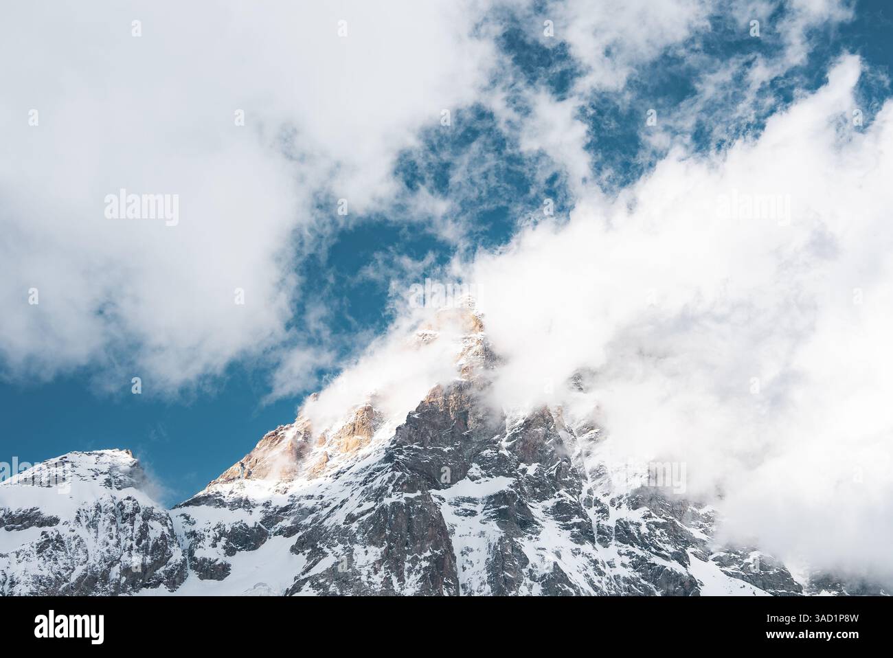 Mountain panorama features snow hi-res stock photography and images - Alamy