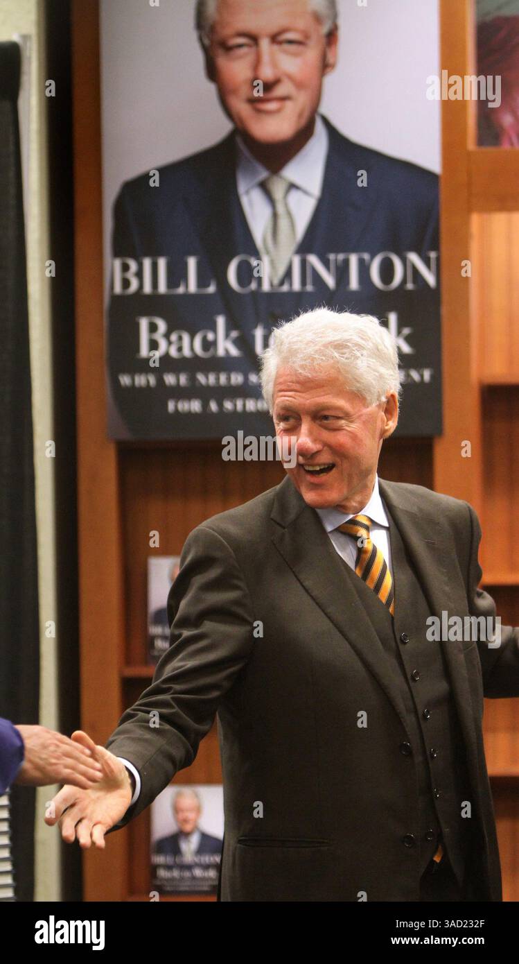 bill clinton dress shirt Clinton Blue Dress T-shirt: Guest of the Year - Release the Files