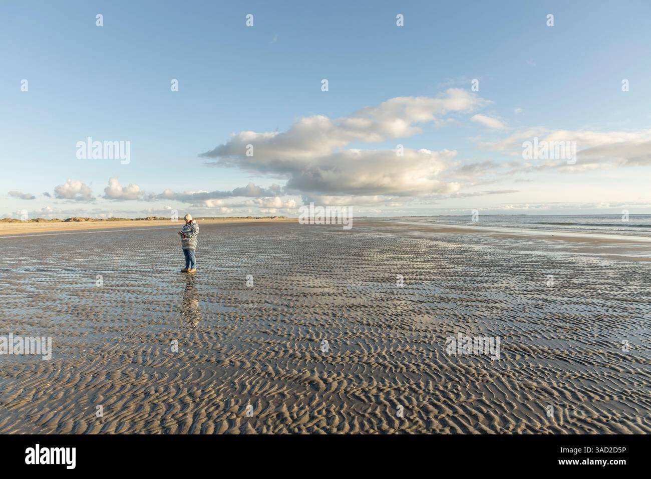 Alone on the wide seas hi-res stock photography and images - Alamy