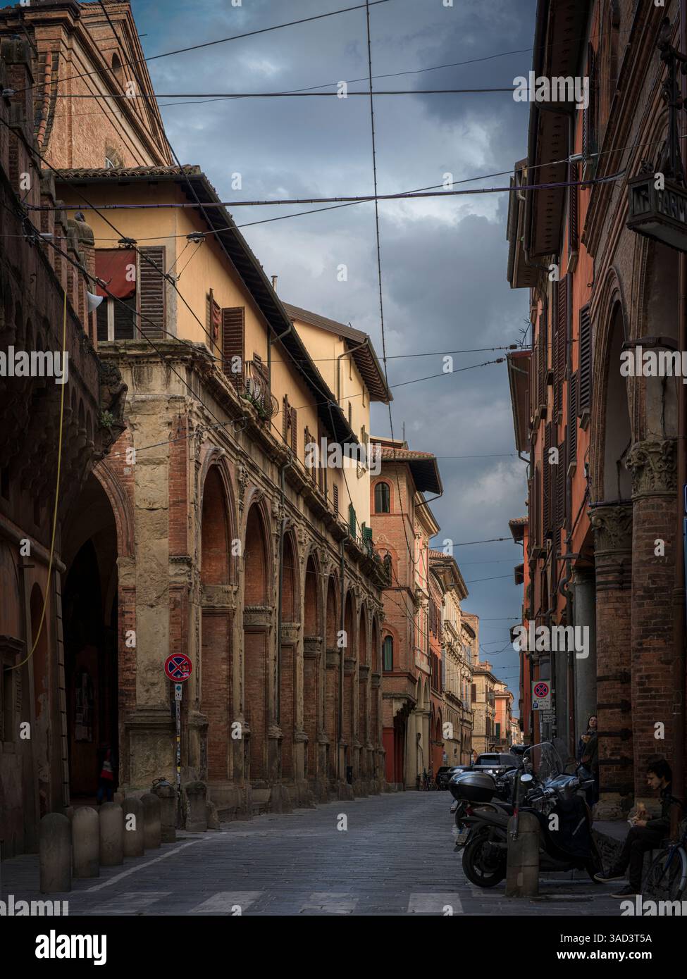 Italy, Bologna, evening atmosphere at the Stada Maggiore Stock Photo