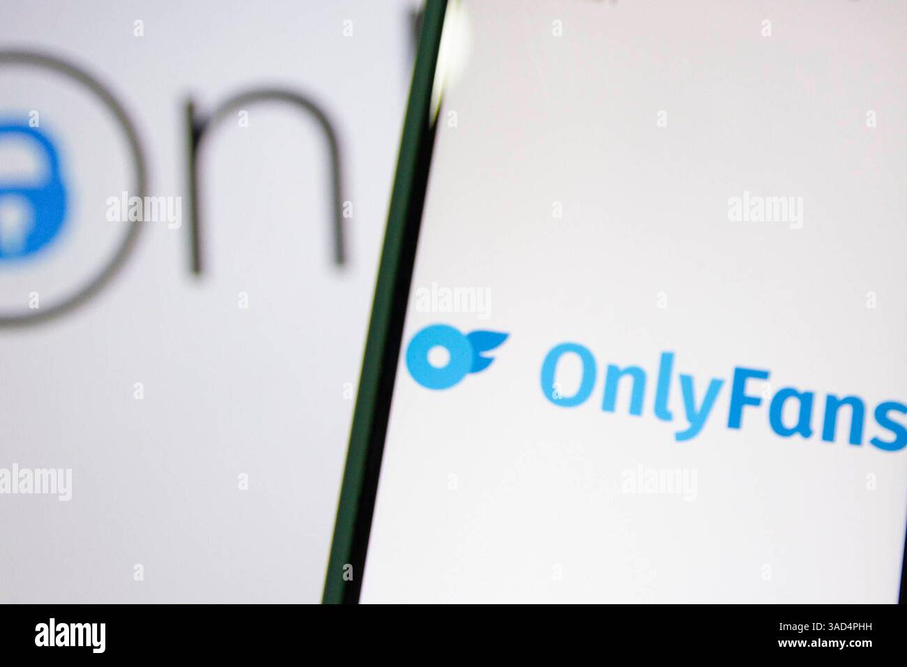 Onlyfans receives lawsuit from users Sao Paulo SP, 04/04/2025