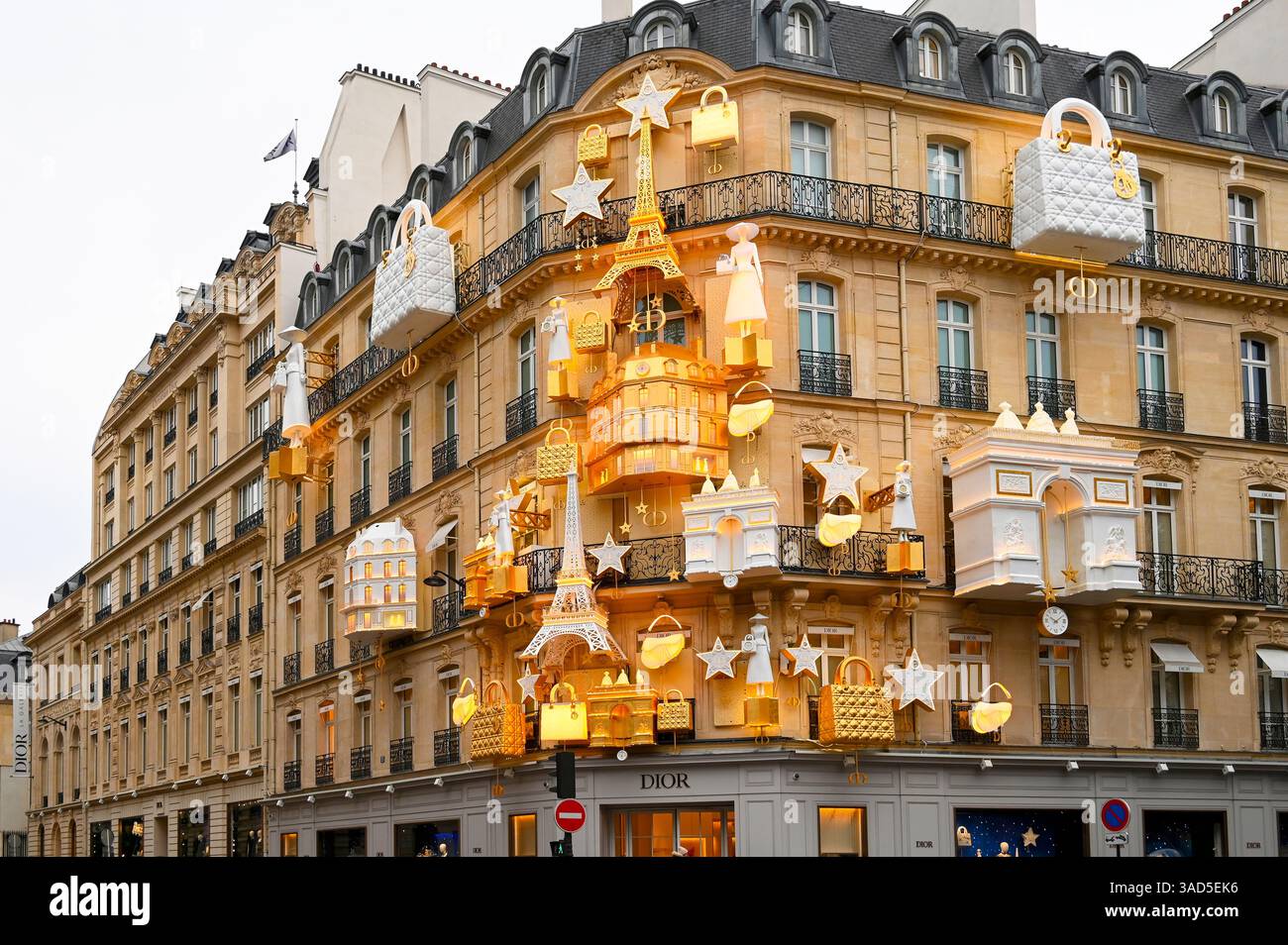 Christian dior boutique paris hi-res stock photography and images