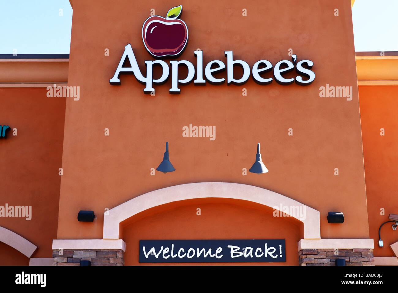 Exterior view of Applebee’s Neighborhood Grill & Bar restaurant Stock ...