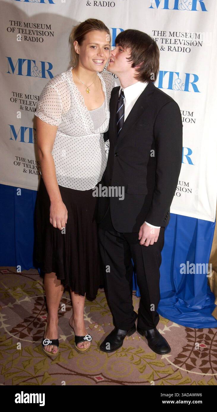 Jason Ritka Nov 10, 2003; Los Angeles, CA, USA; .Actor JASON RITTER and girlfriend ...