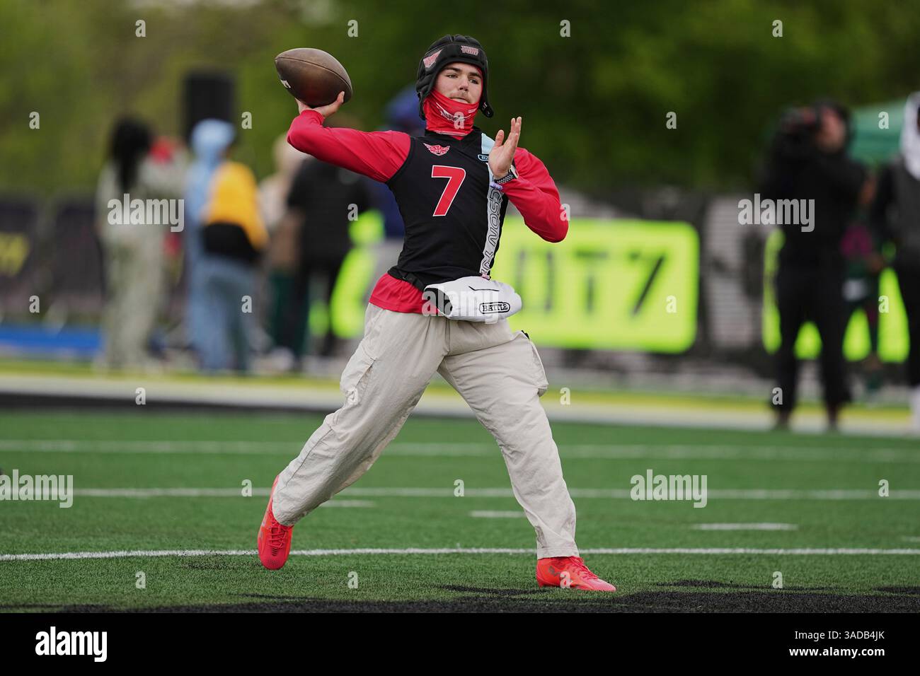 Tuscon Turf quarterback Kainan Manna throws a pass during an OT7 ...