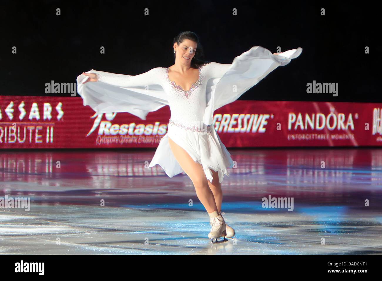 Nancy kerrigan ice skating hi-res stock photography and images - Alamy