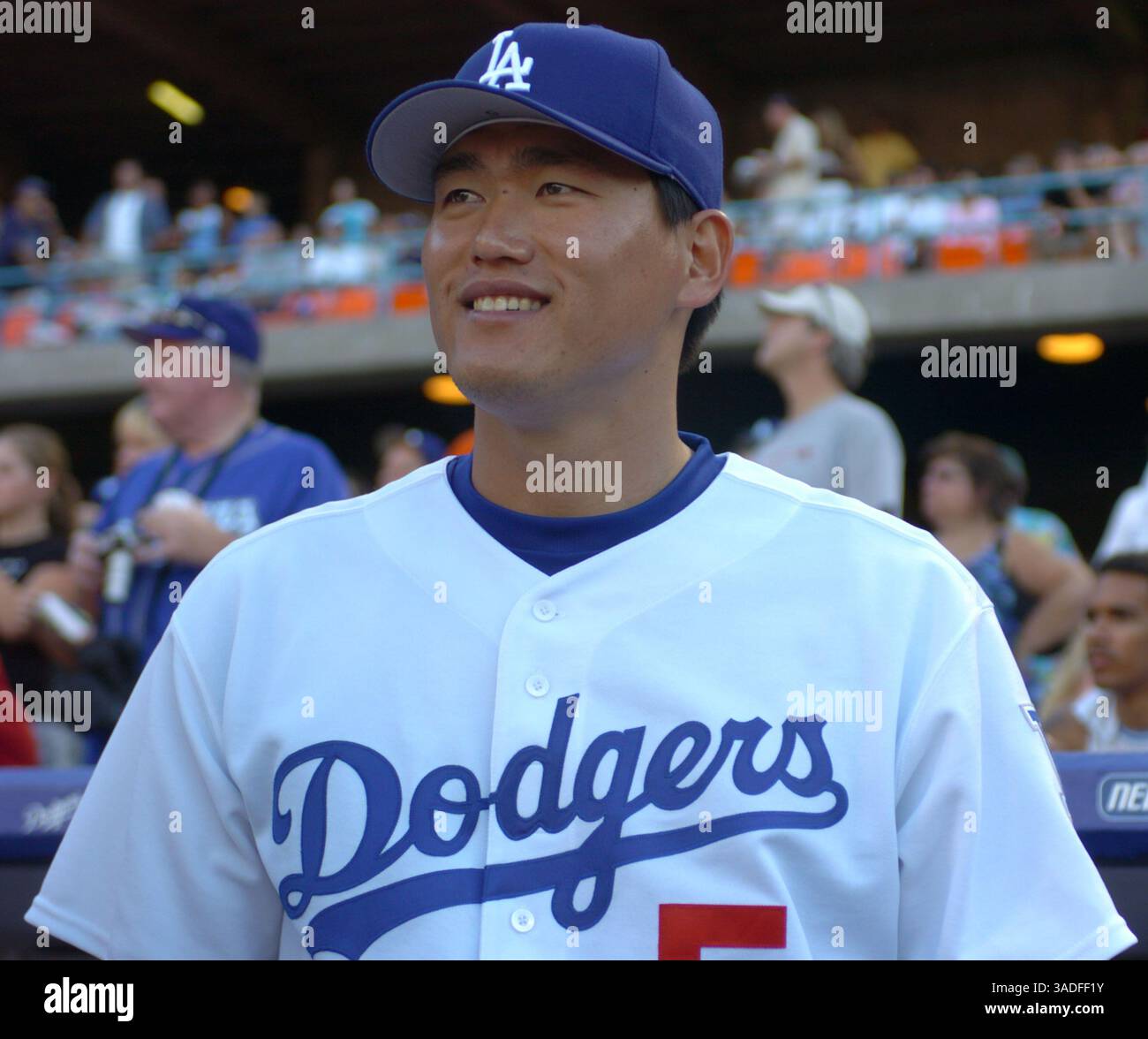 Hee-Seop Choi of the Los Angeles Dodgers during batting Hee-Seop Choi of the Los Angeles Dodgers during batting