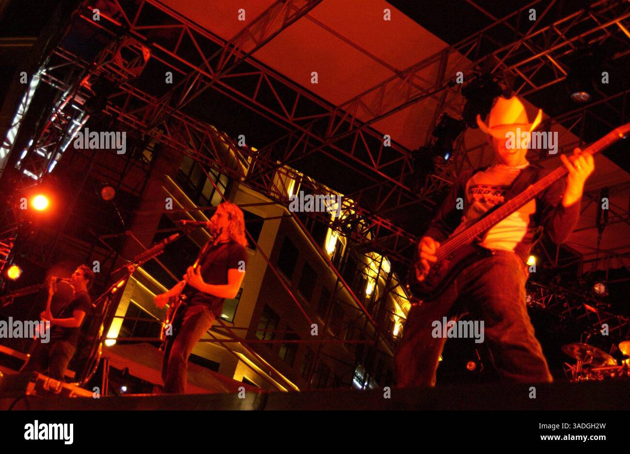 Nickelback 2002 hi-res stock photography and images - Alamy
