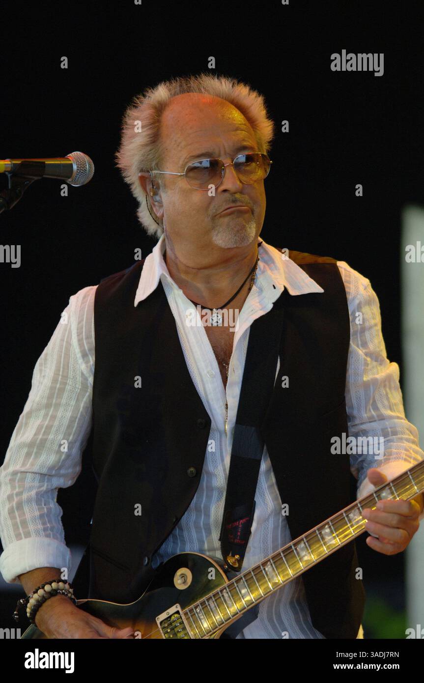 Jul 18, 2008 - Portsmouth, Virginia , USA - 80's rockers Foreigner ...