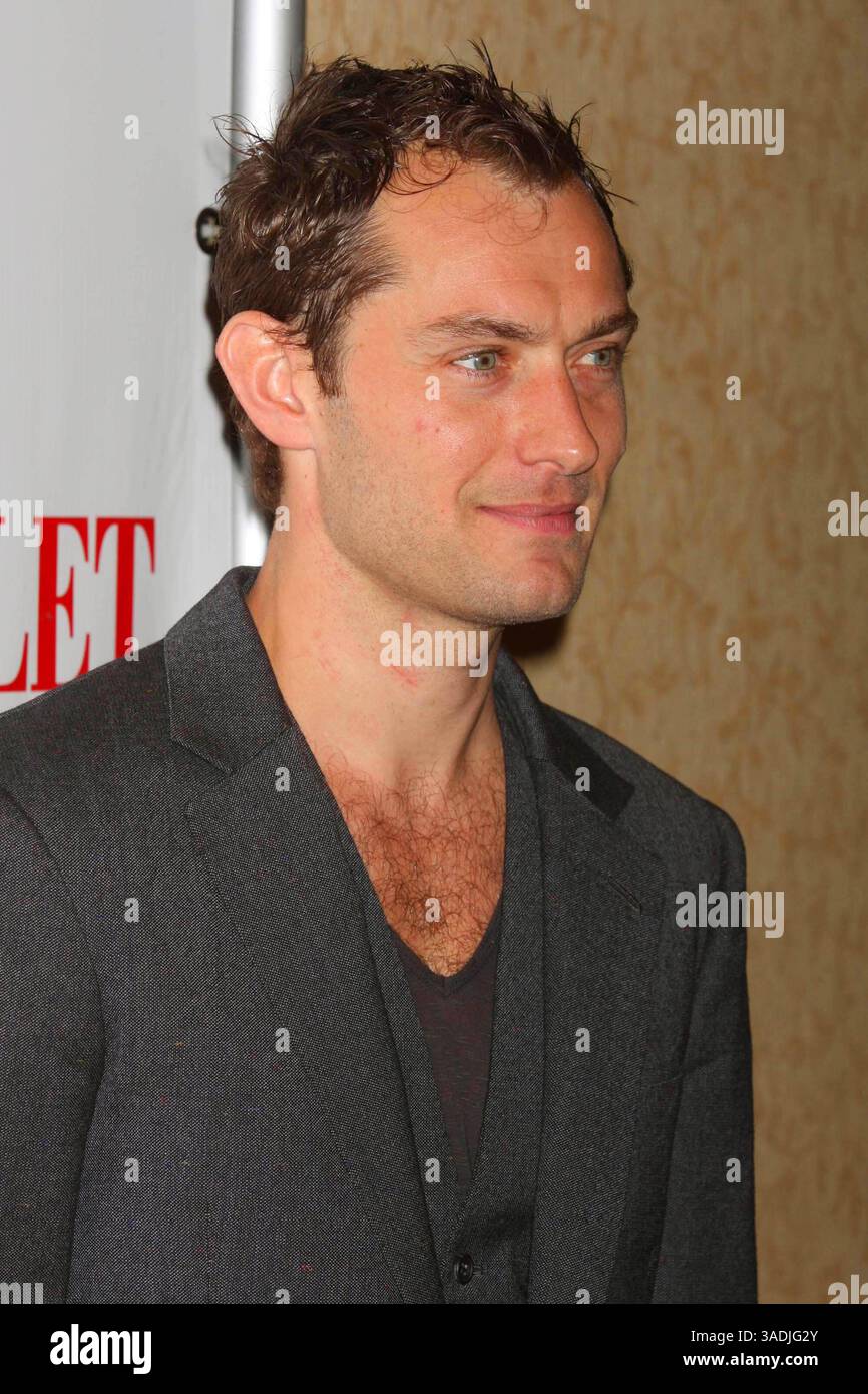 Jude law hamlet hires stock photography and images Alamy