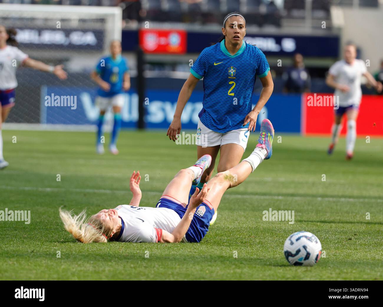 INGLEWOOD, CA - APRIL 5: Lindsey Heaps #10 of United States gets ...