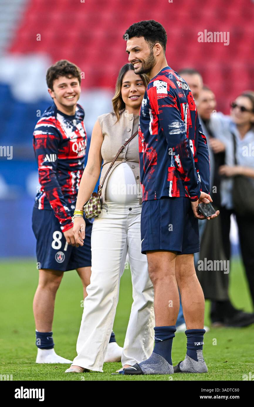 paris-france-05th-apr-2025-goncalo-ramos-and-his-wife-margarida
