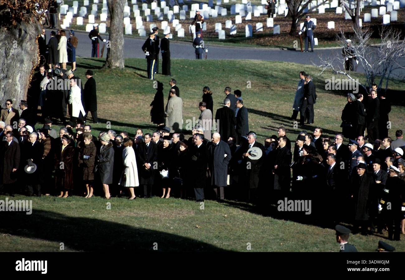 JOHN F KENNEDY FUNERAL.JACQUELINE KENNEDY ONASSIS .PHOTO BY:PT/GLOBE ...