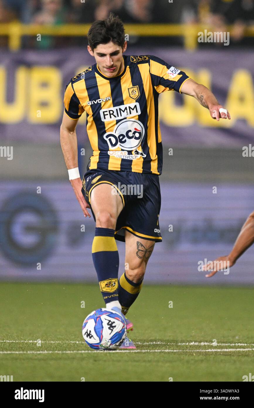 Castellamare di Stabia, Italy. 05th Apr, 2025. Niccolò Fortini of SS Juve Stabia in action during the Serie B match between SS Juve Stabia and US Salernitana at Stadio Romeo Menti, Castellammare di Stabia, Italy on April 5, 2025. Credit: Nicola Ianuale/Alamy Live News Stock Photo