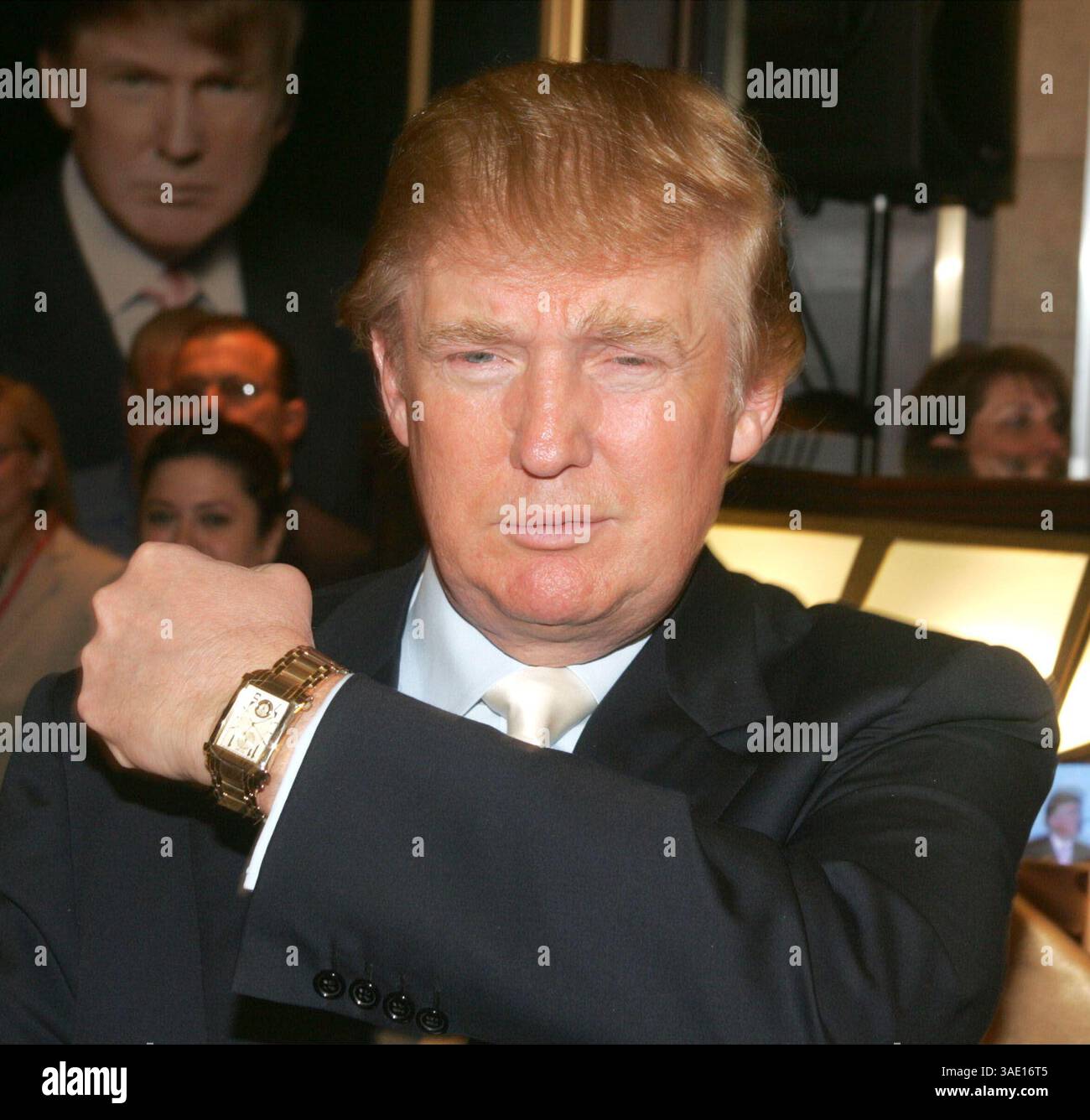 Donald trump signature hi-res stock photography and images - Alamy