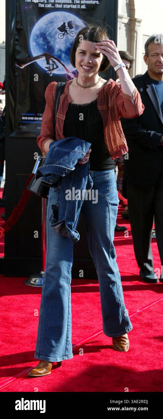 Mar 16 2002 neve campbell 20th hi-res stock photography and images - Alamy