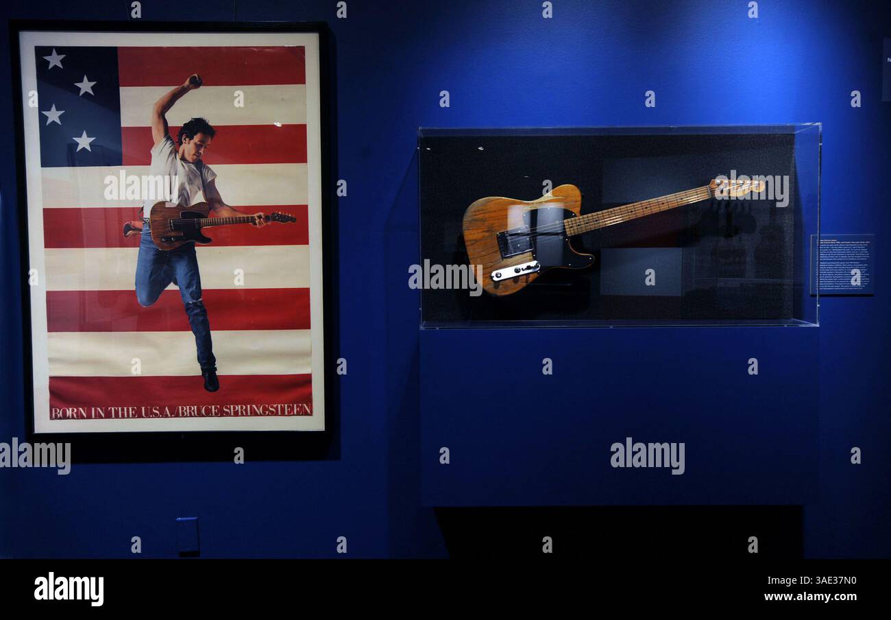 Telecaster 1954 hi-res stock photography and images - Alamy