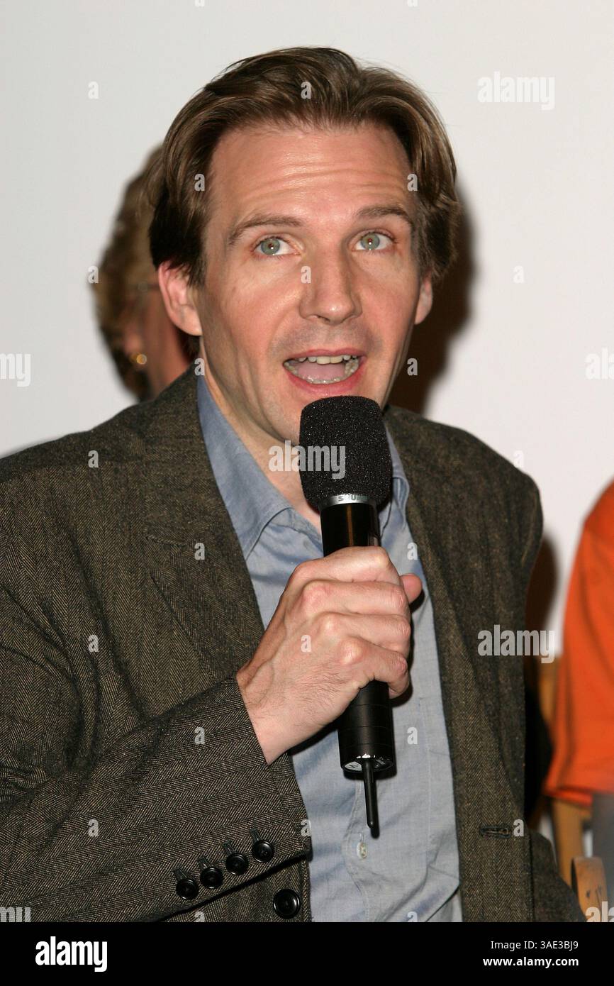 Mar 3, 2004; Los Angeles, California, USA; Actor RALPH FIENNES at The ...