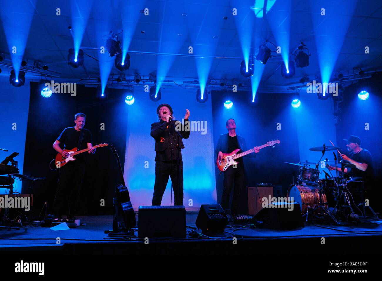 Dirk Z llner 1962 Musiker Schriftsteller Dirk Mit Hut Mit Band Dirk Z llner 1962 Musiker Schriftsteller Dirk Mit Hut Mit Band