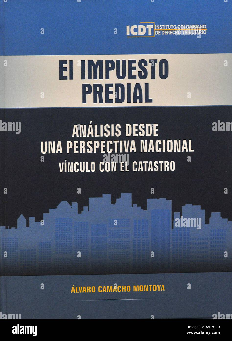 Oct. 13, 2011 - Colombia - BogotÃ, Octubre 13/11  Portada Revista:  EL IMPUESTO PREDIAL     CrÃ©dito: CEET FotÃ³grafo: ABEL CARDENASW (Credit Image: © El Tiempo/GDA/ZUMAPRESS.com) Stock Photo