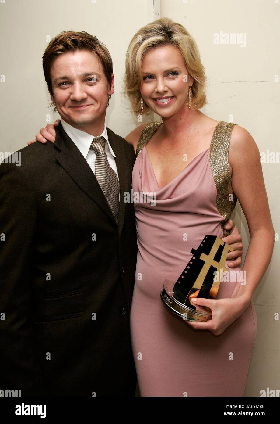 Charlize theron and jeremy renner hi-res stock photography and images -  Alamy, image size:920x1390
