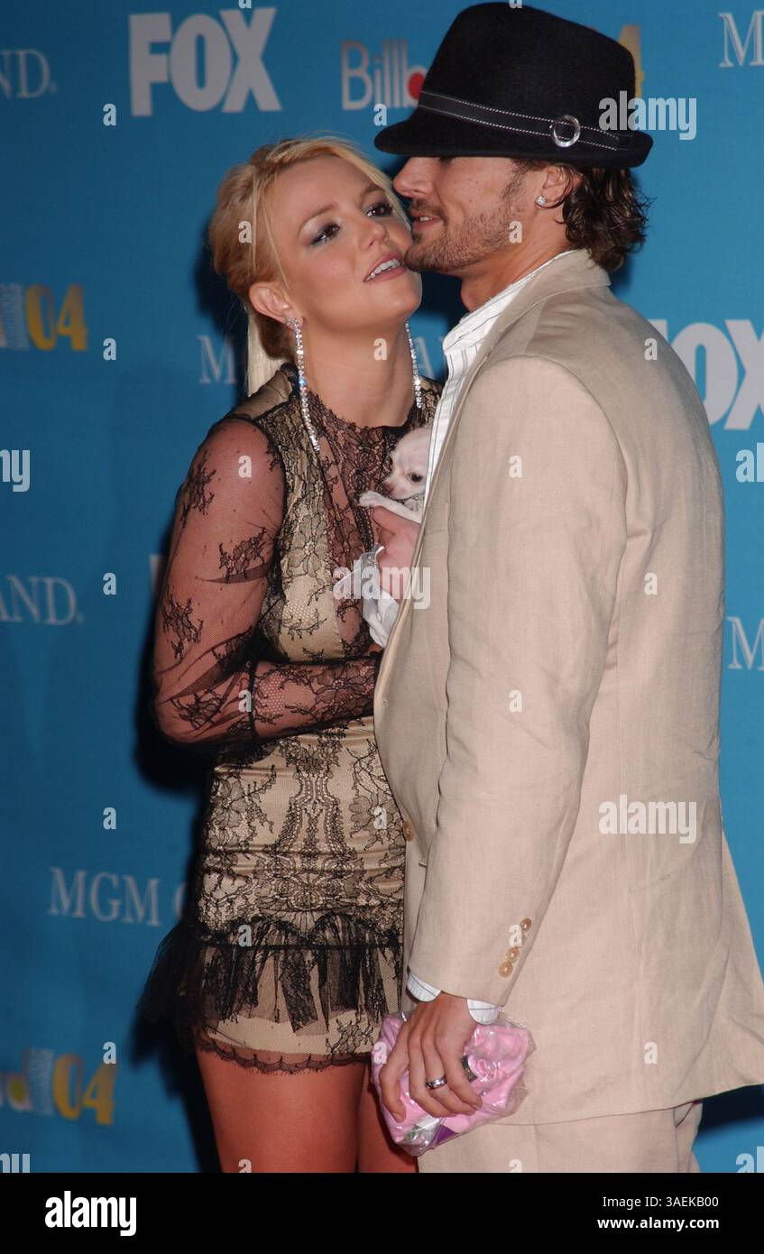 Britney spears kevin federline 2004 hi-res stock photography and images ...