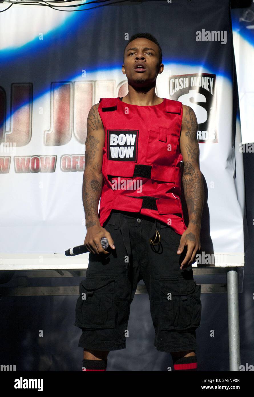 Chris brown and bow wow hi-res stock photography and images - Alamy, image size:890x1390