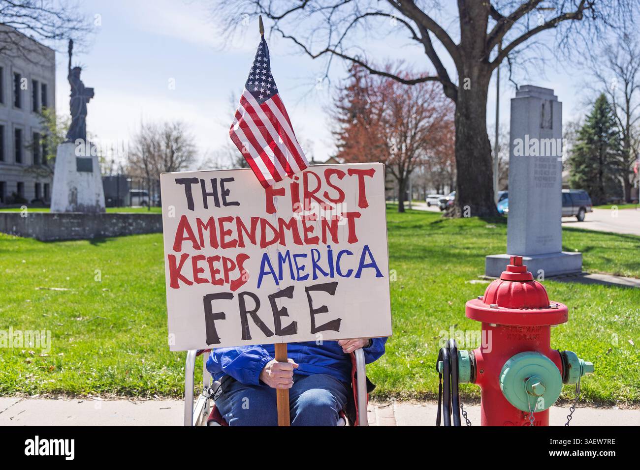 Mount Pleasant, Iowa, USA. 6th April, 2025. People from the Henry ...
