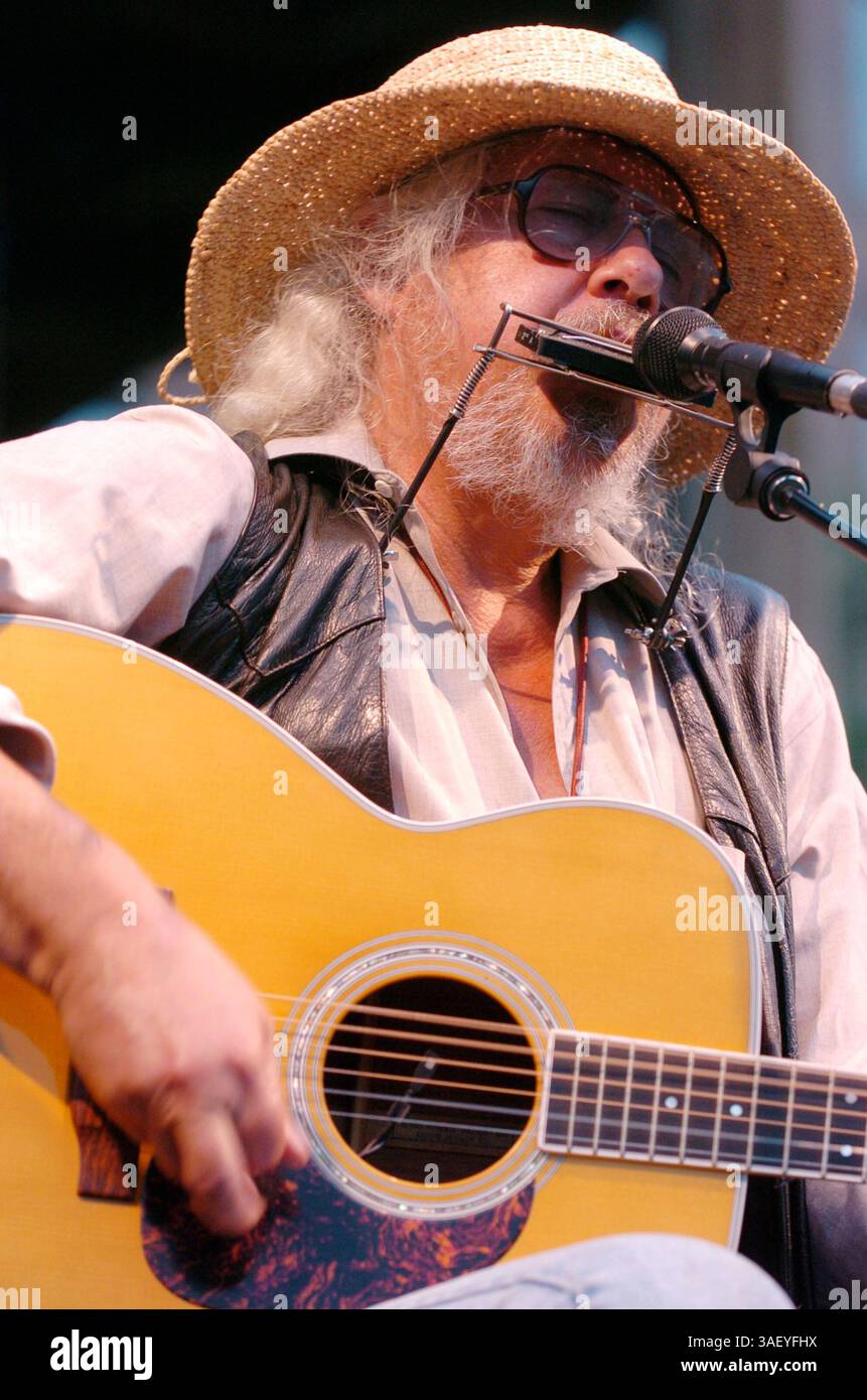 Jun 15, 2005; New York, NY, USA; Musician ARLO GUTHRIE performs his seminal album 'Alice's Restaurant' from start to finish in celebration of its 40th anniversary release in a concert at Rockefeller Park. Mandatory Credit: Photo by Bryan Smith/ZUMA Press. (©) Copyright 2005 by Bryan Smith Stock Photo