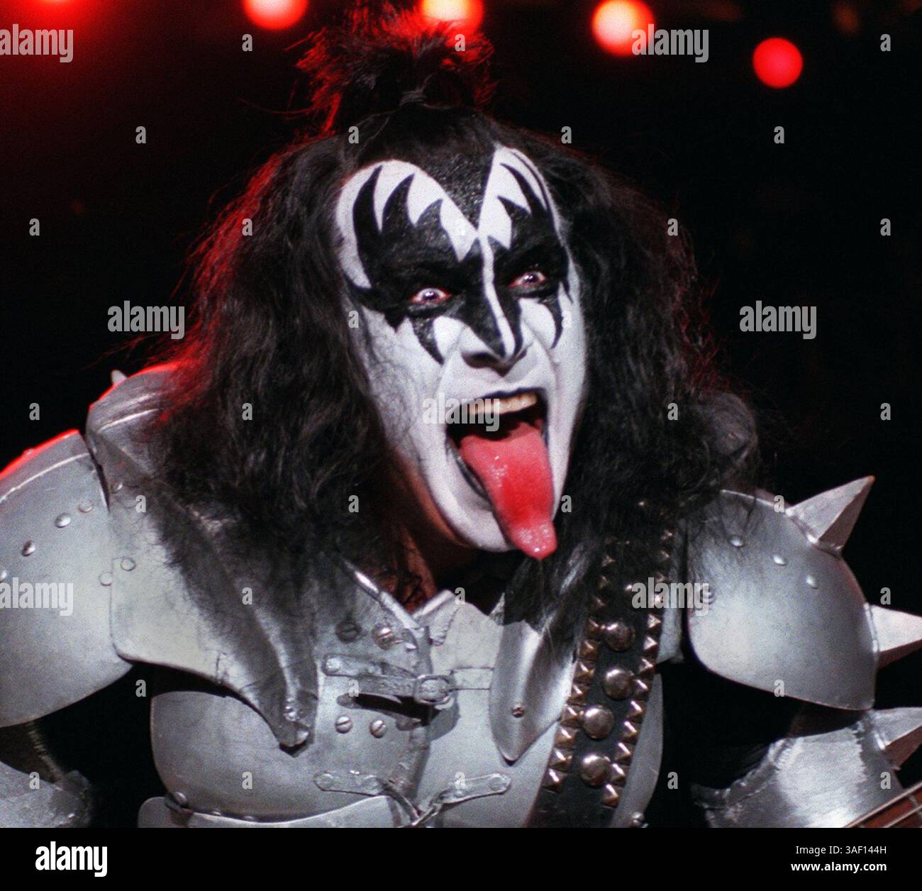 Gene simmons tongue hi-res stock photography and images - Alamy, image size:1300x1256