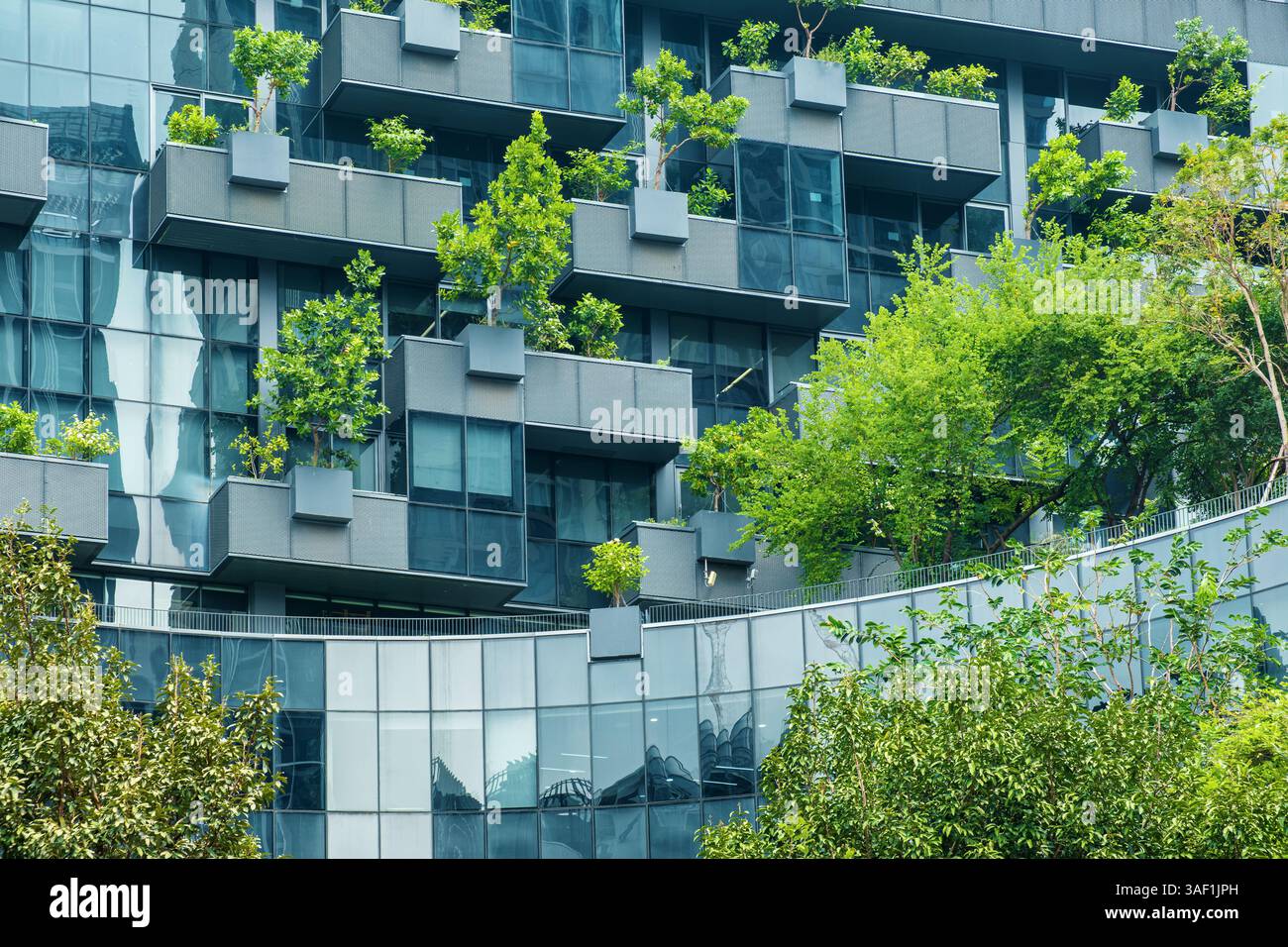 Vertical garden facade modern bangkok hi-res stock photography and ...