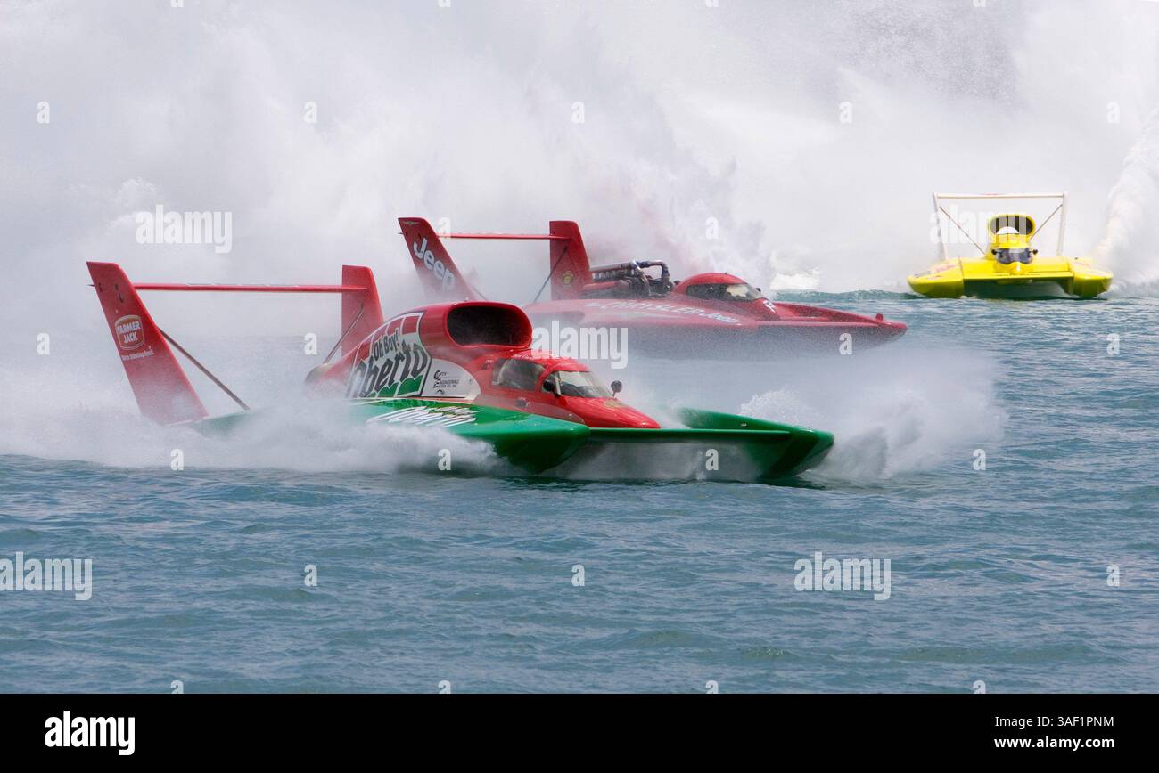 Jul 17, 2005; Detroit, MI, USA; Three boats coming around the ...