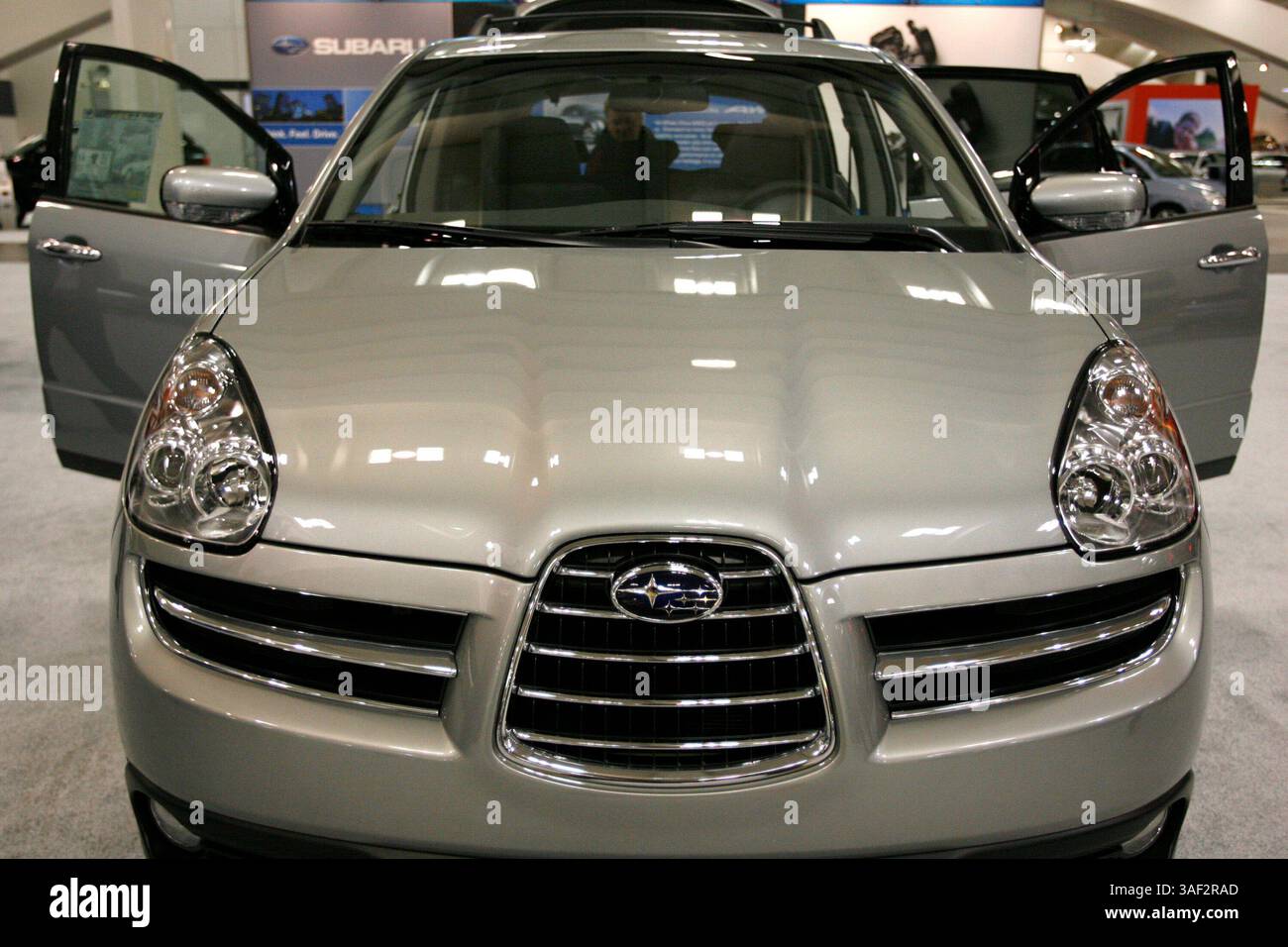 Subaru tribeca 2006 hi-res stock photography and images - Alamy
