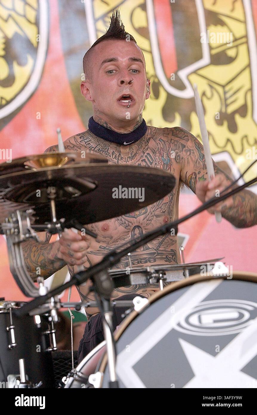 洋楽 TRAVIS CUT/another day another drummer Travis Cut Discography