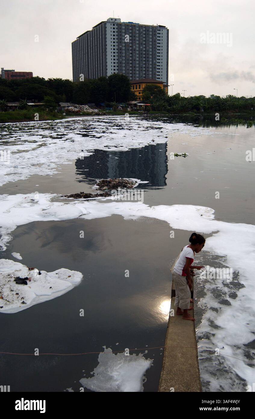 Jakarta heavily polluted river hi-res stock photography and images - Alamy