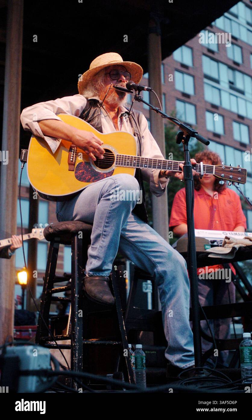 Jun 15, 2005; New York, NY, USA; Musician ARLO GUTHRIE performs his seminal album 'Alice's Restaurant' from start to finish in celebration of its 40th anniversary release in a concert at Rockefeller Park. Mandatory Credit: Photo by Bryan Smith/ZUMA Press. (©) Copyright 2005 by Bryan Smith Stock Photo