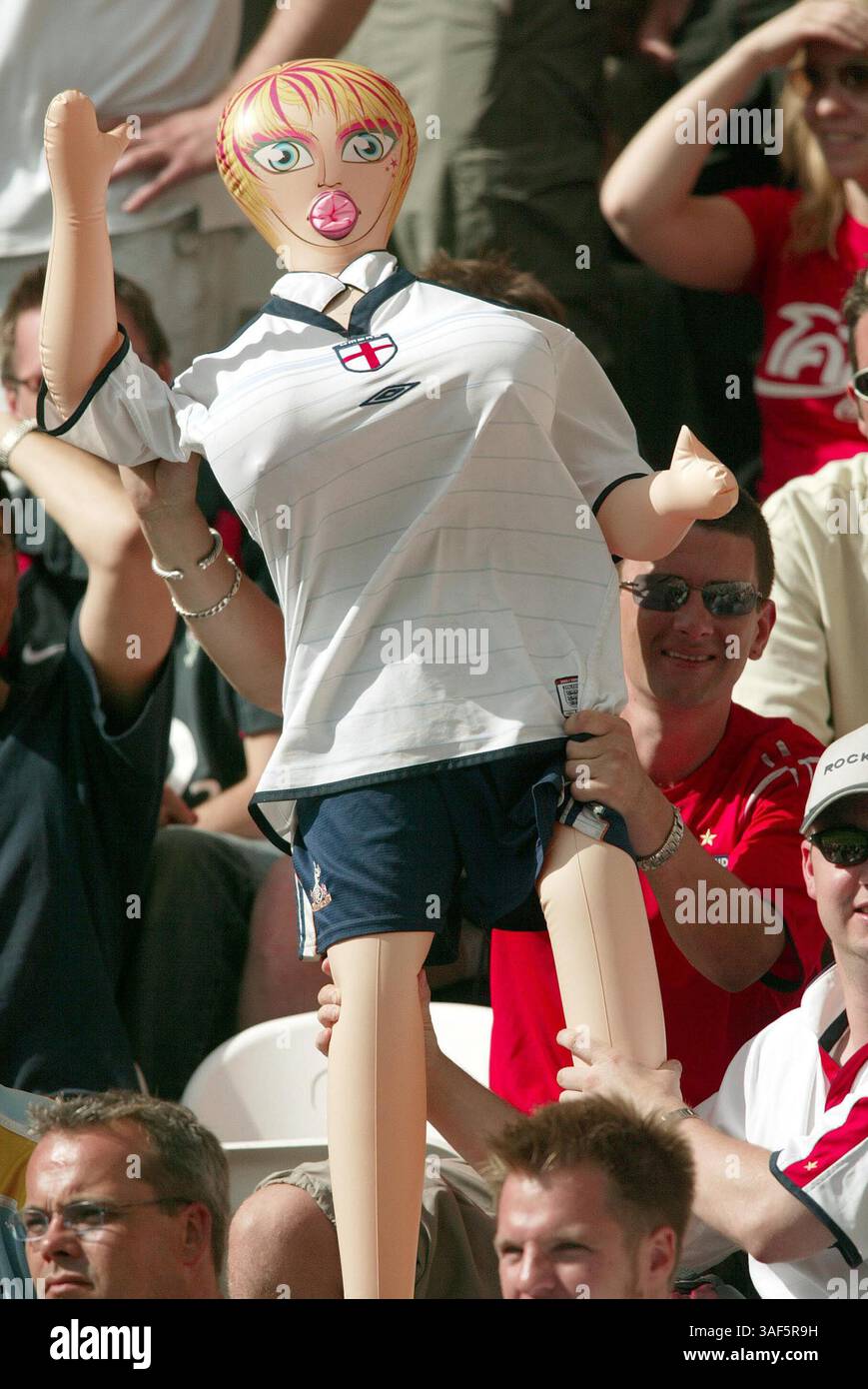 108 England Fans Watch Euro 2004 Stock Photos, High-Res