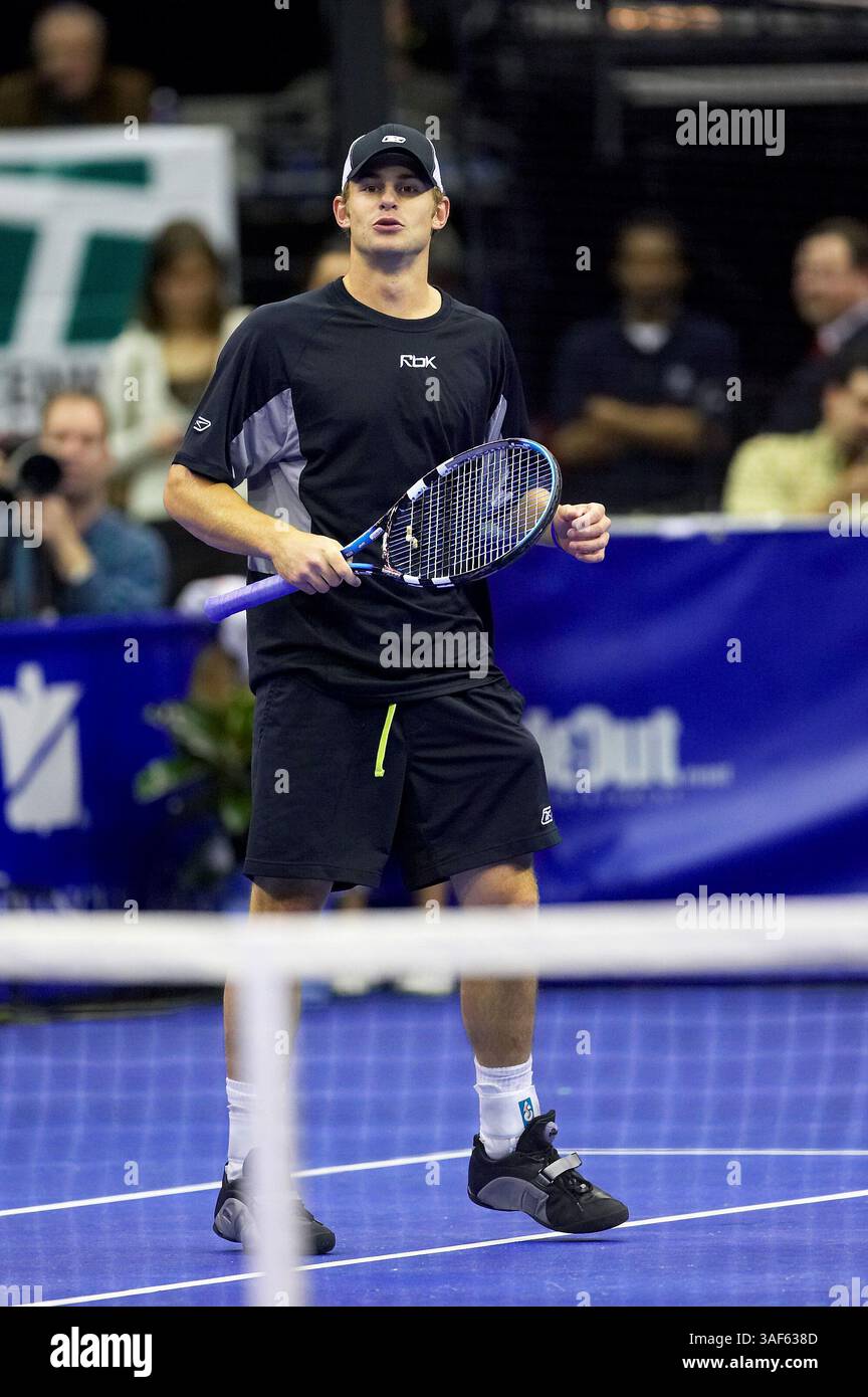 Andy roddick 2005 exhibition hi-res stock photography and images - Alamy
