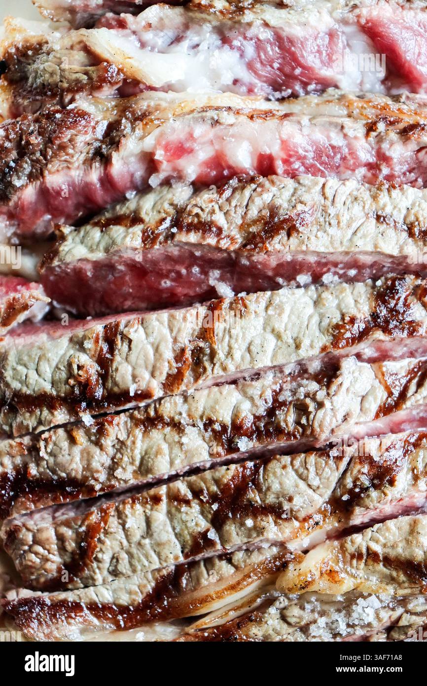 Perfectly cooked ribeye steak hi-res stock photography and images - Alamy