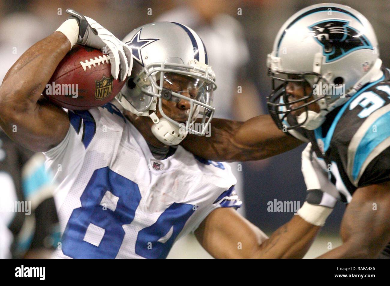 Dallas Cowboys wide receiver Patrick Crayton (84) makes the